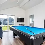 Luxury Retreat In - By Traum بيت للعطل *
