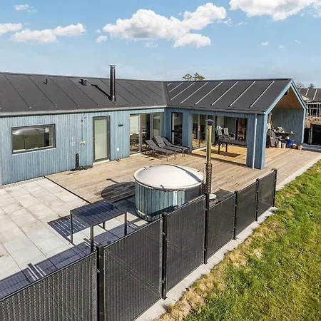 Luxury Retreat In Aalbaek